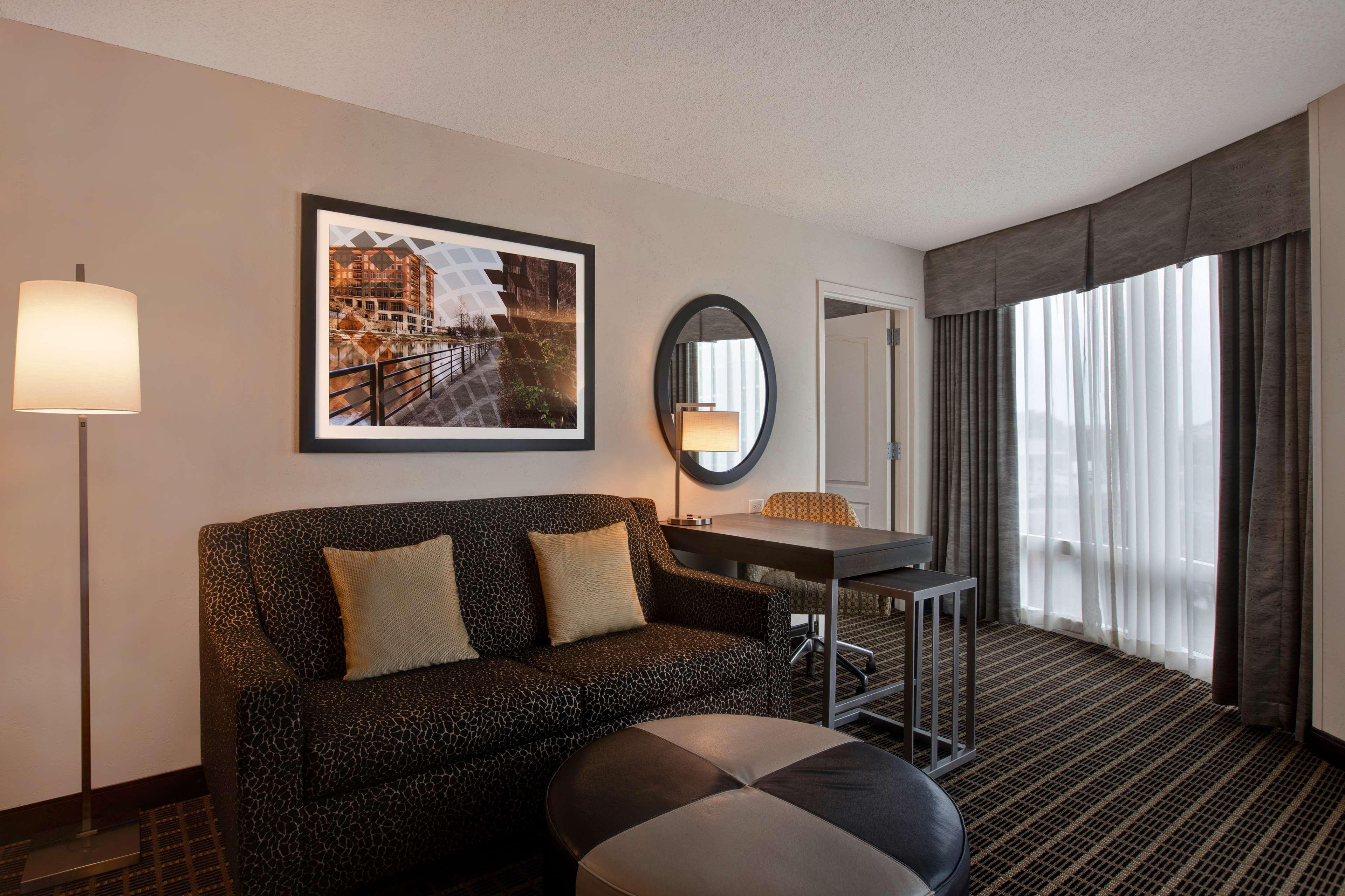Hampton Inn & Suites Greenville-Downtown-Riverplace Εξωτερικό φωτογραφία